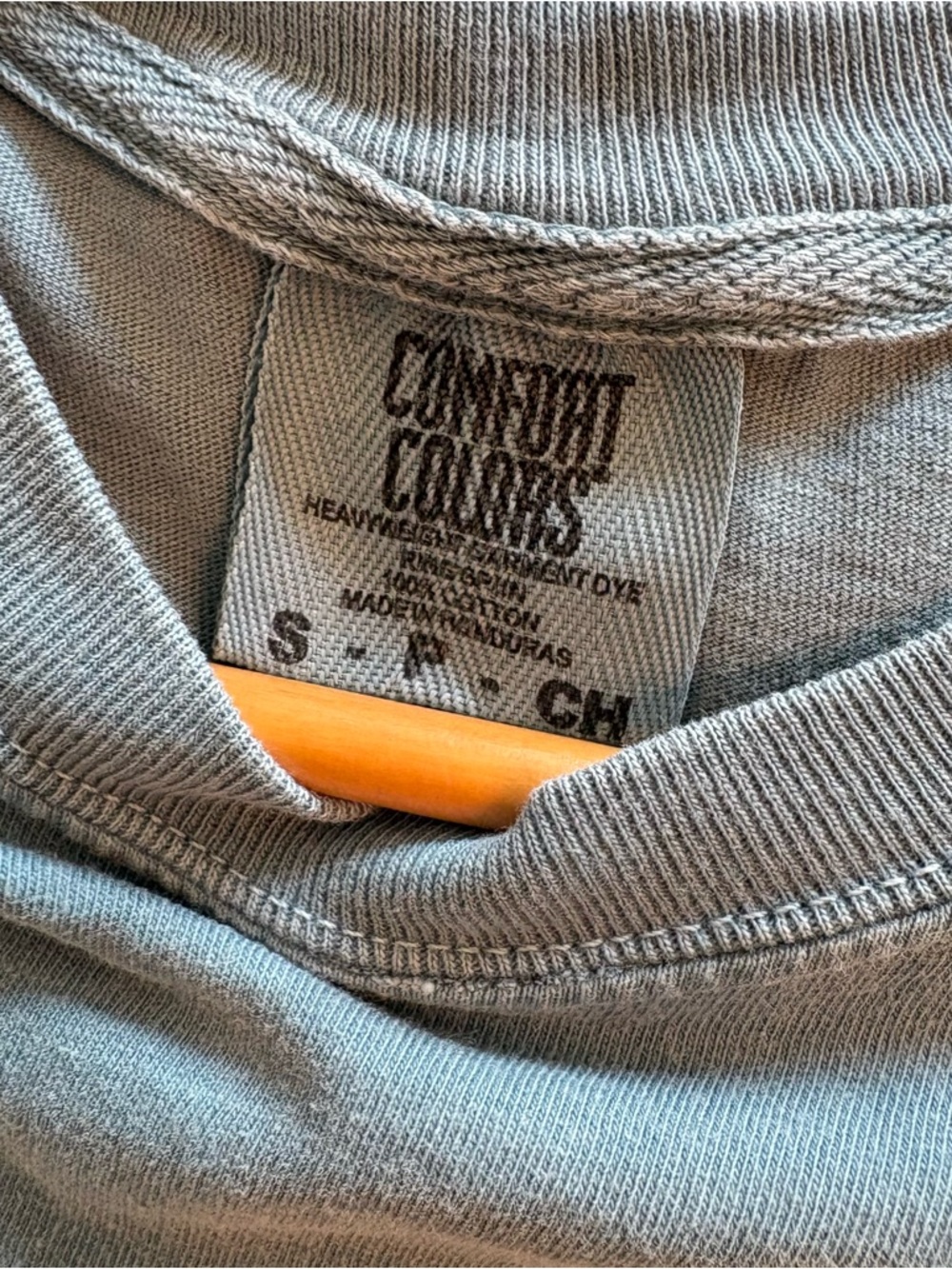 Women's Nature Backs Comfort Colors Slate-Teal Short Sleeve Crew Tee. Size S. - Picture 3 of 3
